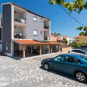 Bernardeta 1 , Baška Horvátország
